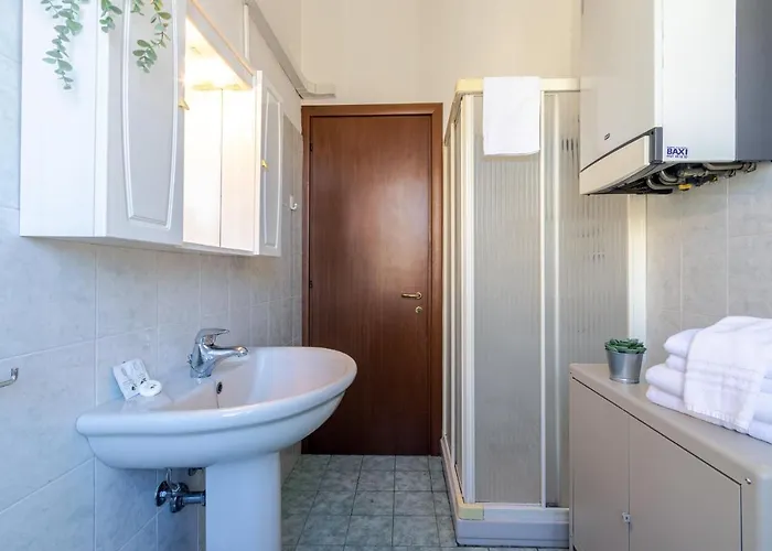 Virginia Apartment *